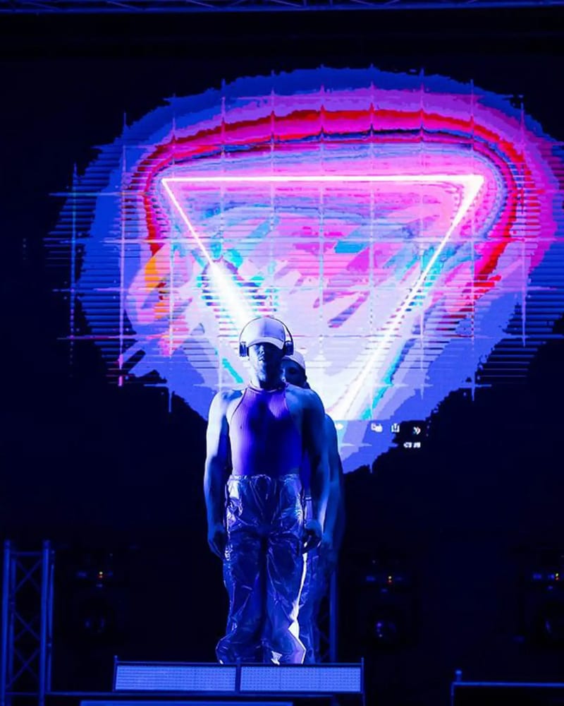 We Will Rock You, photo 1